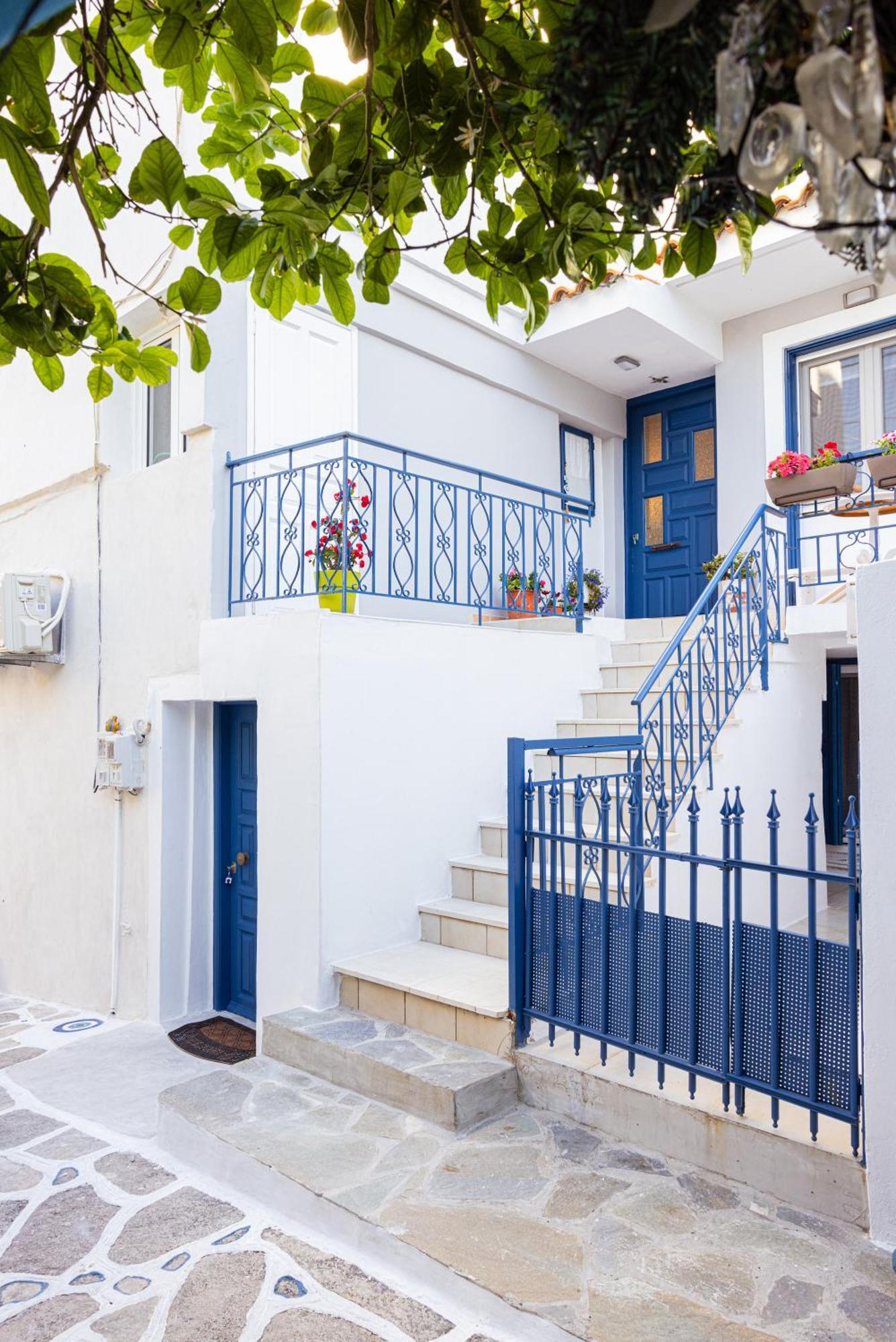 Pythagorio Blue Street Apartment With Balcony Exterior photo