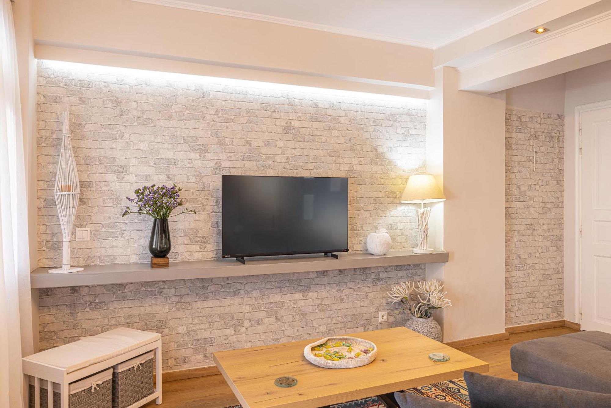 Pythagorio Blue Street Apartment With Balcony Exterior photo